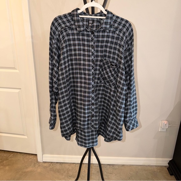BDG Tops - BDG Oversized Plaid Flannel Button Down Shirt Blue Black - Size M
